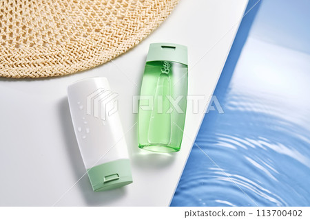 Shampoo and shower gel with moisturizing and sun protection effect. 113700402