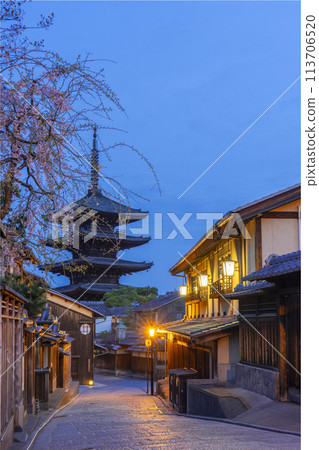 Kyoto in spring Night cherry blossoms and Yasaka Pagoda 113706520
