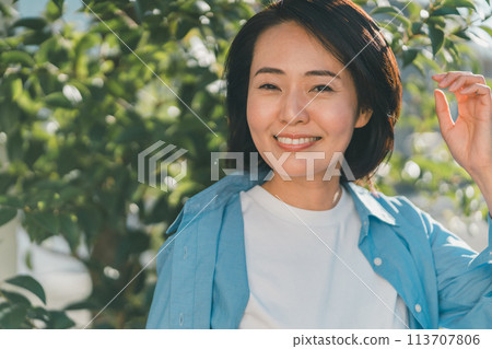 female, females, lady 113707806