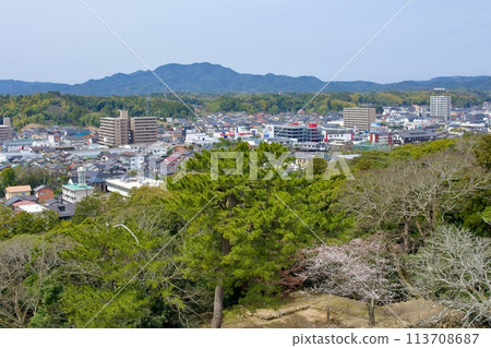 View of Matsue city to the west from Matsue Castle tower 113708687