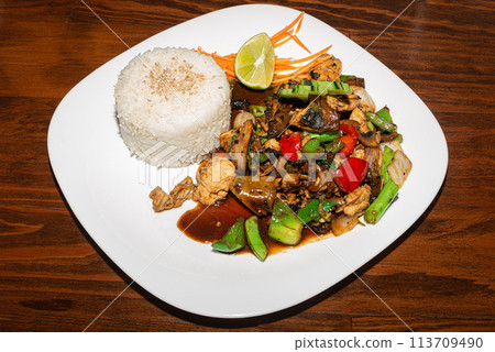 Pad Kaprao thailand dish 113709490