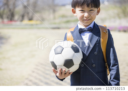 Elementary school boy admission image Elementary school boy admission image 113710213
