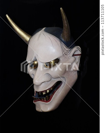 般若面具的特徵是憤怒和悲傷的魔女的雙重性。 113711105