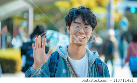Young man having a meeting 113711481
