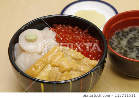 Hakodate Morning Market Morning Market Restaurant Seafood Three-Meal Bowl Seafood Bowl Hakodate Morning Market Morning Market Restaurant Seafood Three-Meal Bowl Seafood Bowl 113711511