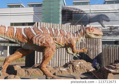 福井站前的恐龍紀念碑“福井盜龍” 113711673