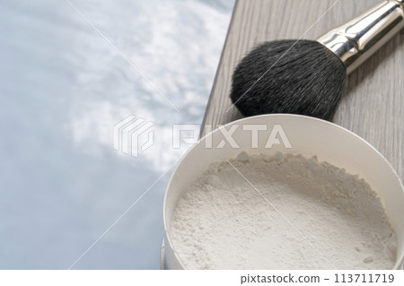 Body powder, UV care, makeup brush, puff Body powder, UV care, makeup brush, puff 113711719
