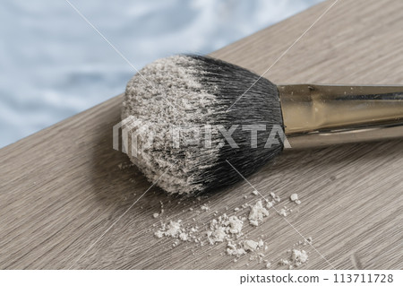 Body powder, UV care, makeup brush, puff Body powder, UV care, makeup brush, puff 113711728