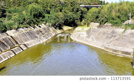 Scenery of Takataki Dam in Ichihara City, Chiba Prefecture 113713591