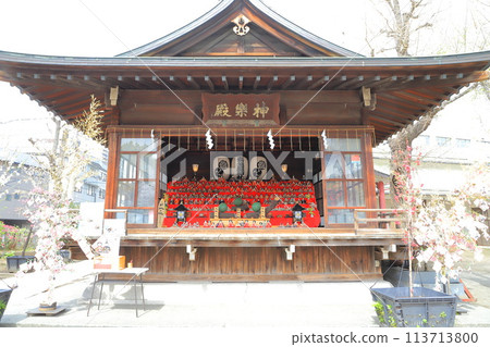 須佐之神社裝飾著雛人偶的神樂堂 113713800