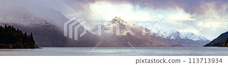 beautiful panorama view of lake wakatipu one of most popular traveling destination of queentown southland new zealand 113713934