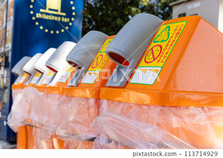 Recycling bins shared by beverage manufacturers 113714929