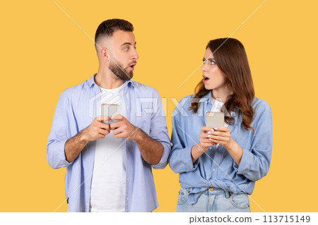 Couple shocked by smartphones contents Couple shocked by smartphones contents 113715149