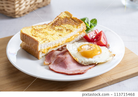 Croque Monsieur and Ham and Eggs 113715468