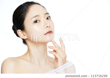 A clean beauty image of a young woman 113716299