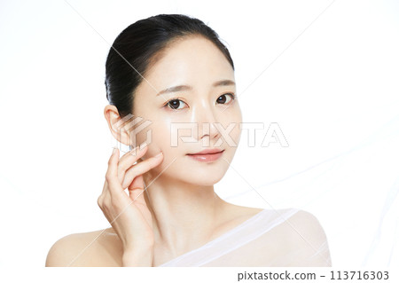 A clean beauty image of a young woman 113716303