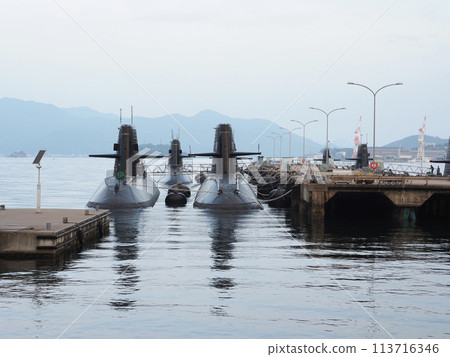 廣島縣吳市「Array烏小島」的海上自衛隊潛水艇與驅逐艦 113716346