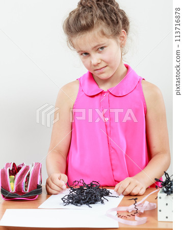 Little girl make work 113716878