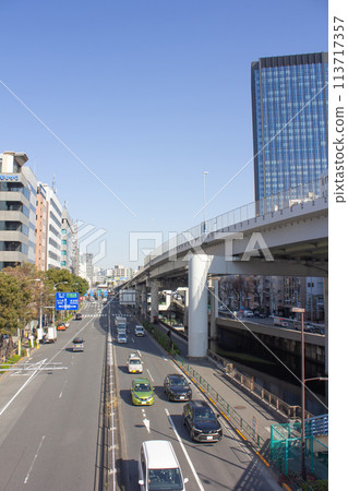 In front of Iidabashi Station: Streets along Mejiro Street and the Metropolitan Expressway Ikebukuro Line In front of Iidabashi Station: Streets along Mejiro Street and the Metropolitan Expressway Ikebukuro Line 113717357