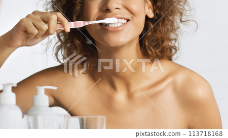 Teeth whitening concept 113718168