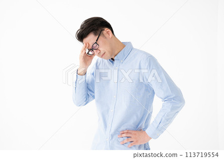 Middle man worries think 113719554