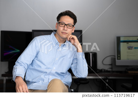 中間人肖像思考 113719617