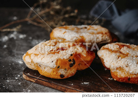 colombe pasquali, easter breads typical of italy 113720207