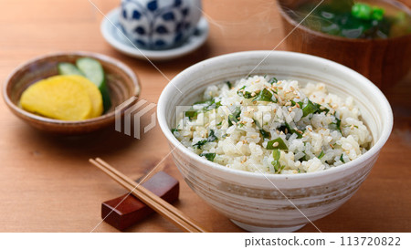 裙帶菜米和豆芽味噌湯 裙帶菜米和豆芽味噌湯 113720822