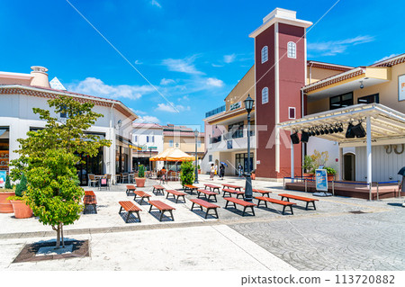 [Tokyo] A refreshing blue sky spreads out over Mitsui Outlet Park Tama Minami-Osawa 113720882