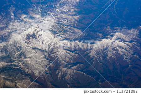 鳥瞰白雪皚皚的藏王山脈（山形縣藏王町） 113721882