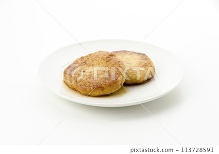 Chicken hamburger steak with freeze-dried tofu in a sweet and spicy sauce 113728591