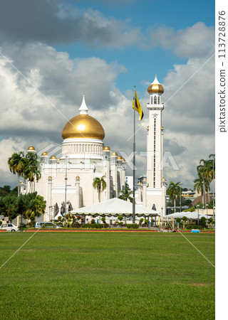Very beautiful scenery of the Old Mosque in Brunei Darussalam 113728876