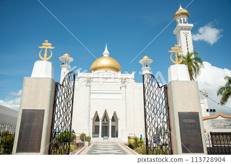 Very beautiful scenery of the Old Mosque in Brunei Darussalam 113728904