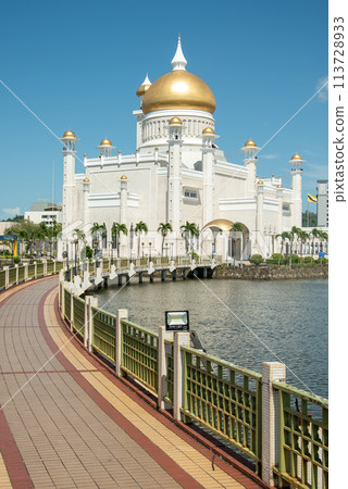 Very beautiful scenery of the Old Mosque in Brunei Darussalam 113728933