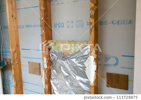 Western-style room renovation: Demolition of walls Western-style room renovation: Demolition of walls 113729875