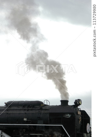 Locomotive that emits smoke Locomotive that emits smoke 113729980