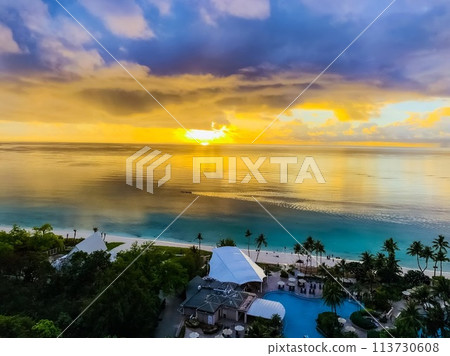 在海上日落 113730608