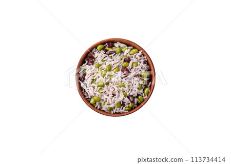 Delicious white cooked rice with green edamame beans with salt and spices 113734414