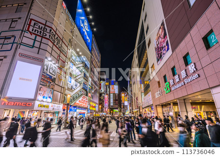 日本東京的城市景觀,俯瞰秋葉原和其他擠滿外國遊客的地區。與冠狀病毒爆發前相同的場景... = 19日 日本東京的城市景觀,俯瞰秋葉原和其他擠滿外國遊客的地區。與冠狀病毒爆發前相同的場景... = 19日 113736046