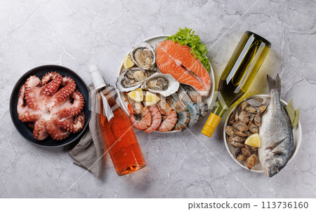 Seafood Platter Delight 113736160