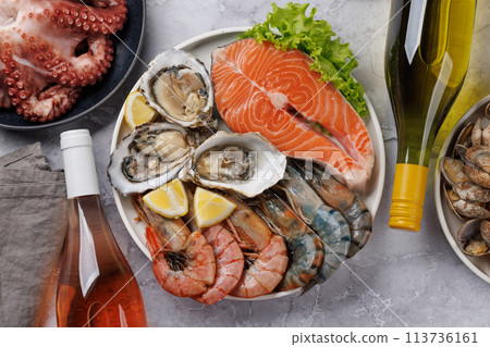 Seafood Platter Delight 113736161