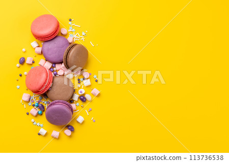 Various colorful macaroons Various colorful macaroons 113736538