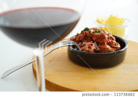 Spanish Tapas: Albondigas (Spanish meatballs in tomato sauce) Spanish Tapas: Albondigas (Spanish meatballs in tomato sauce) 113736862