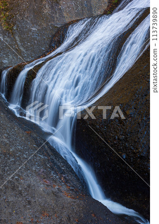 Autumn in Daigo Town, Ibaraki Prefecture - One of Japan's Three Great Waterfalls, Fukuroda Falls with Autumn Foliage Autumn in Daigo Town, Ibaraki Prefecture - One of Japan's Three Great Waterfalls, Fukuroda Falls with Autumn Foliage 113739890