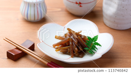 Spring wild vegetable dish: Boiled butterbur (kyarabuki) 113740842