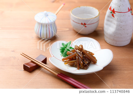 Spring wild vegetable dish: Boiled butterbur (kyarabuki) 113740846