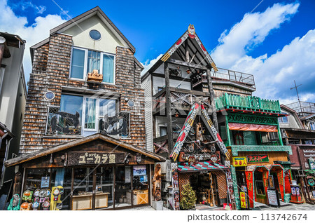 阿寒湖溫泉和奧寒嶽山的阿伊努古丹街景 113742674