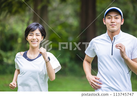 Jogging couple Jogging couple 113745747