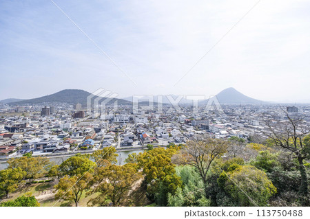 View from Sannomaru, Marugame Castle (Kagawa Prefecture) View from Sannomaru, Marugame Castle (Kagawa Prefecture) 113750488
