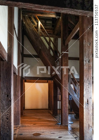 Inside the castle tower of Marugame Castle (Kagawa Prefecture) Inside the castle tower of Marugame Castle (Kagawa Prefecture) 113750537